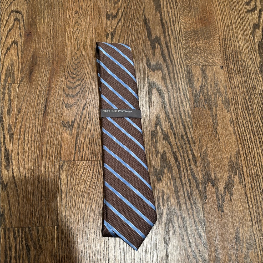 Men’s Perry Ellis Stripes Tie, 100% Silk